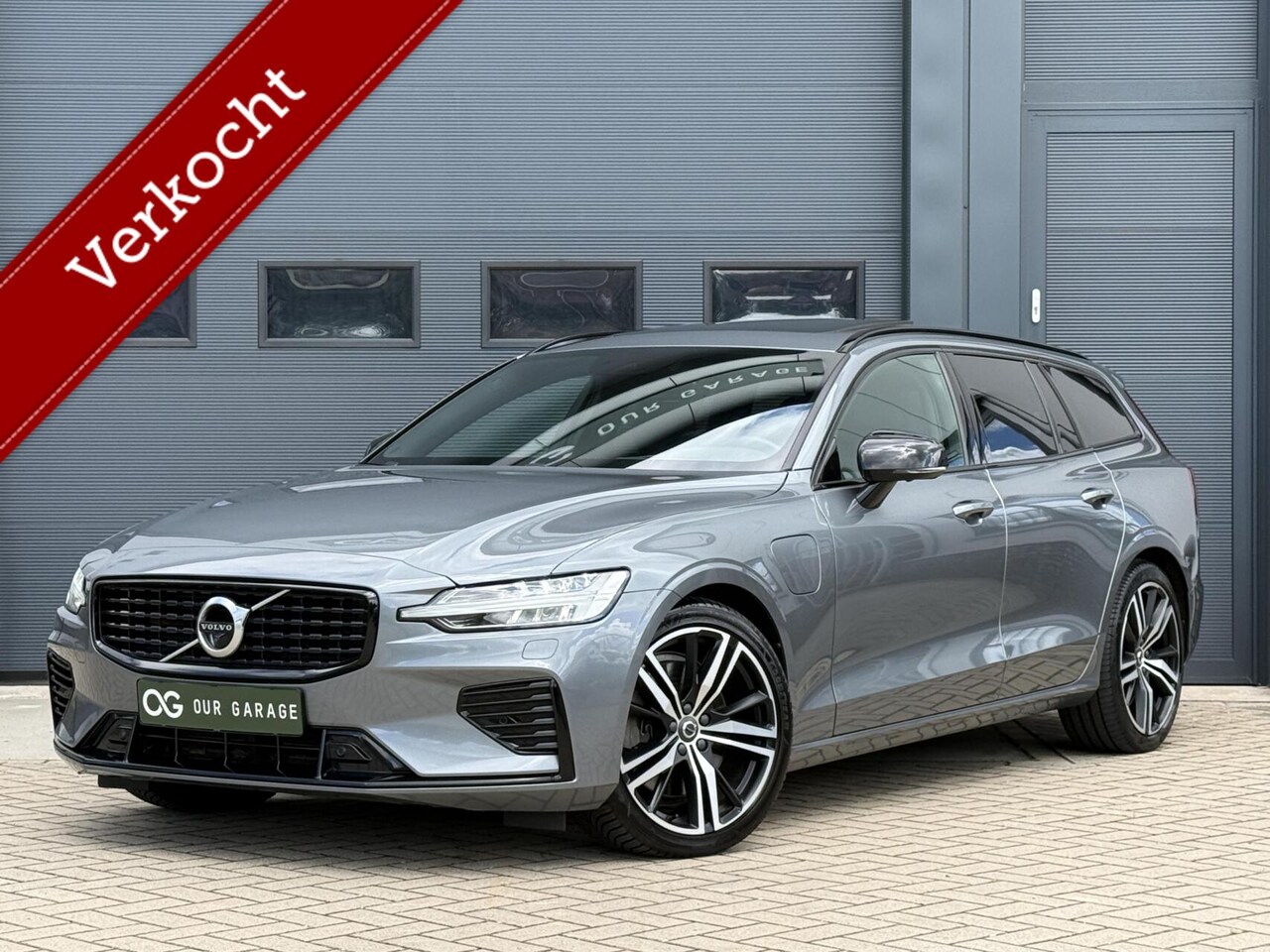 Volvo V60 - T8 Twin Engine AWD R-Design|360|Pano|HuD|Trekhaak - AutoWereld.nl