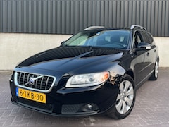 Volvo V70 - 2.4 D5 Summum Xenon | Apk 2027 | Trekhaak | Navi | nette auto