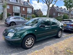 Volkswagen Bora - 1.6 Trendline 1.6