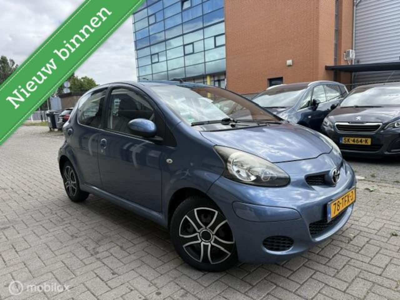 Toyota Aygo - 1.0-12V Dynamic Blue AUTOMAAT - AutoWereld.nl