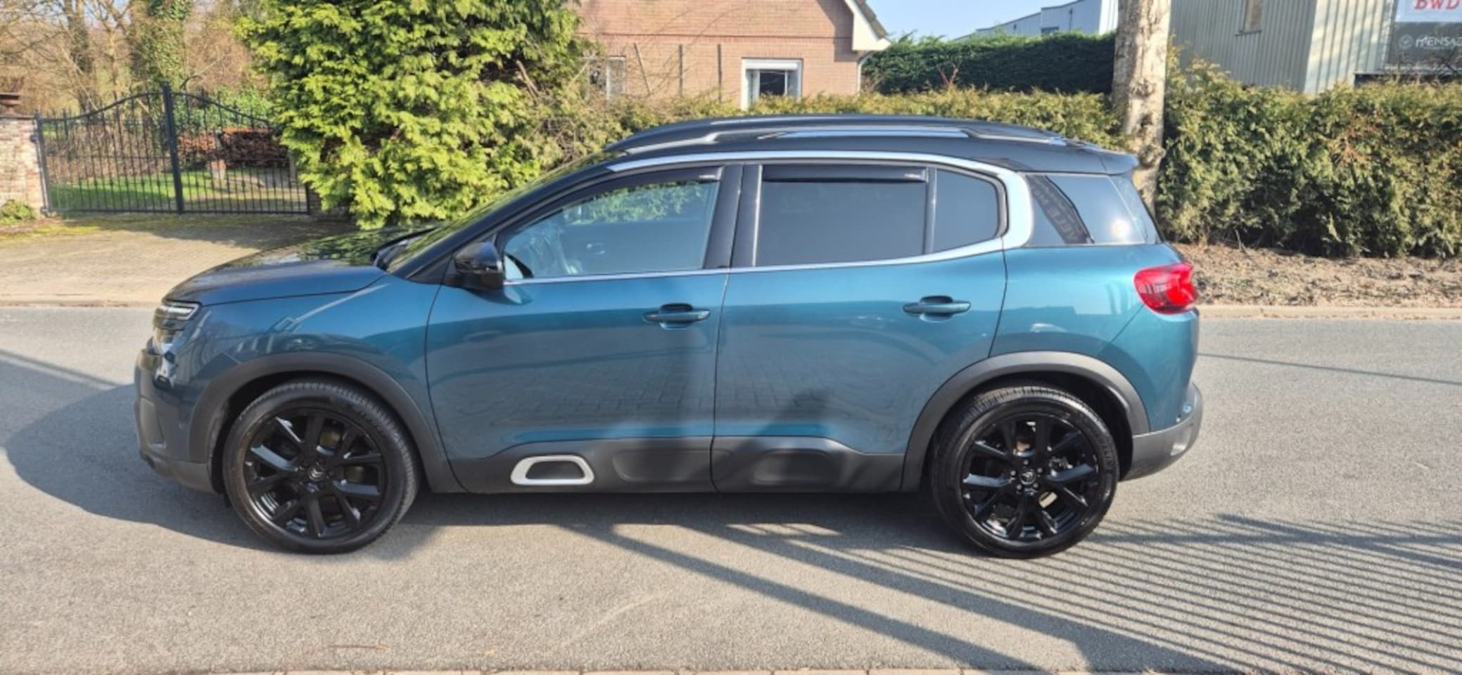 Citroën C5 Aircross - 1.2 Pure Tech Feel*cruise*trekhaak*ECC*Apple carplay*android*NAP - AutoWereld.nl