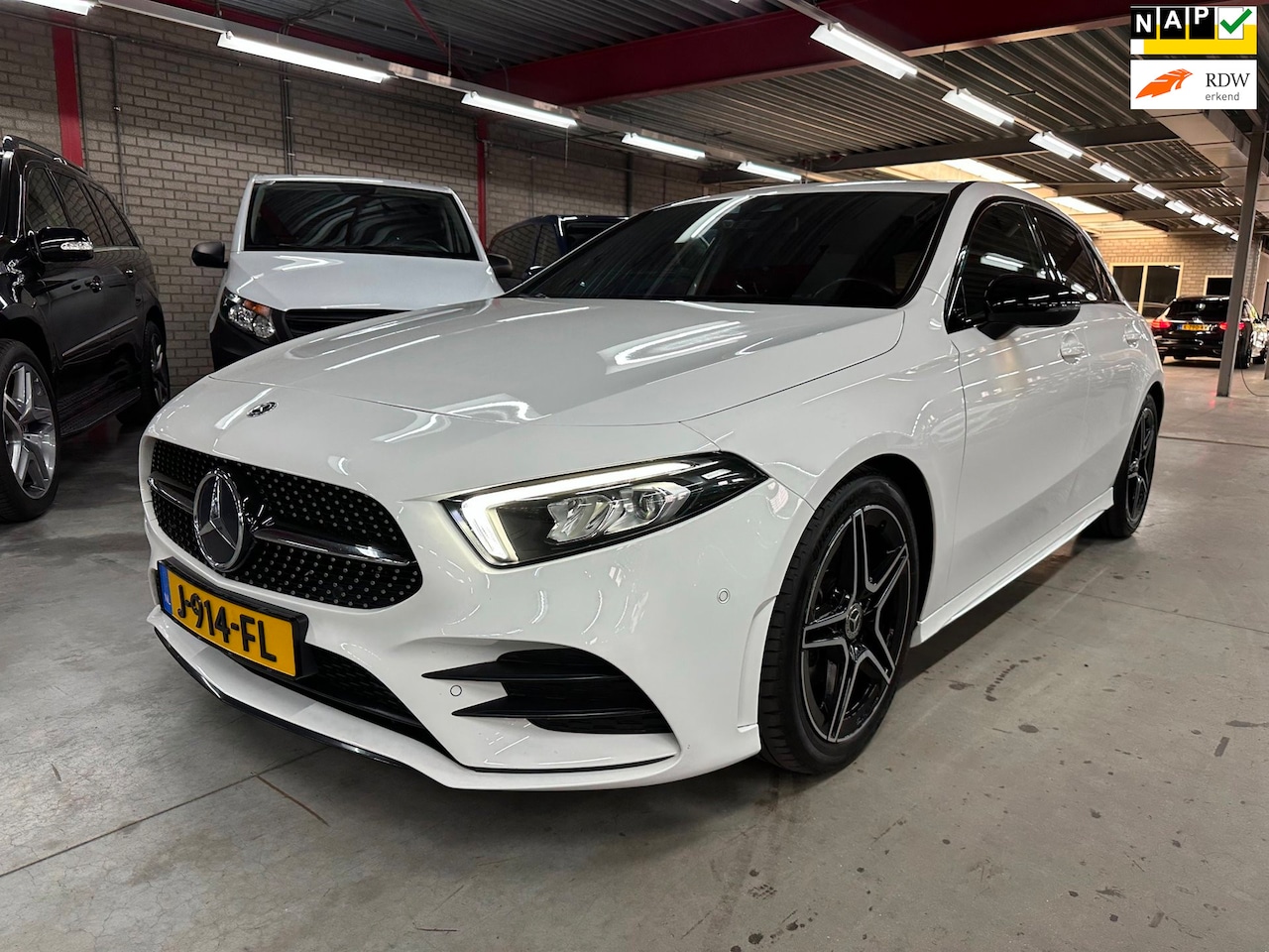 Mercedes-Benz A-klasse - 180 Business Solution AMG 180 Business Solution AMG, Sfeer, Widescreen - AutoWereld.nl