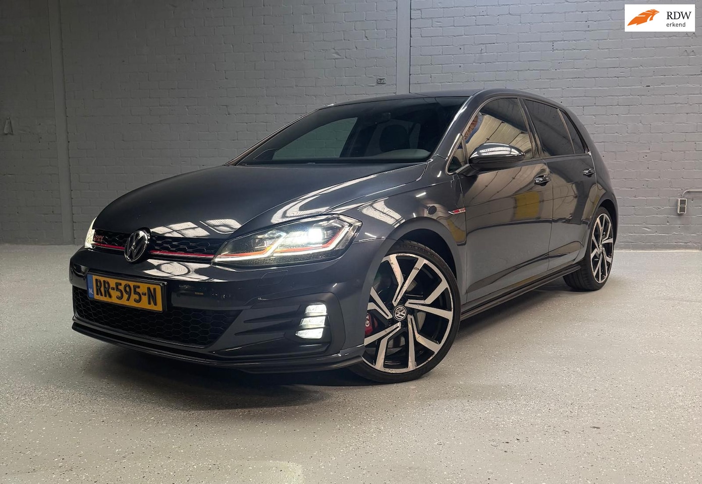 Volkswagen Golf - 2.0 TSI GTI Performance Business|PANO|VIRTUAL|DSG|LED - AutoWereld.nl