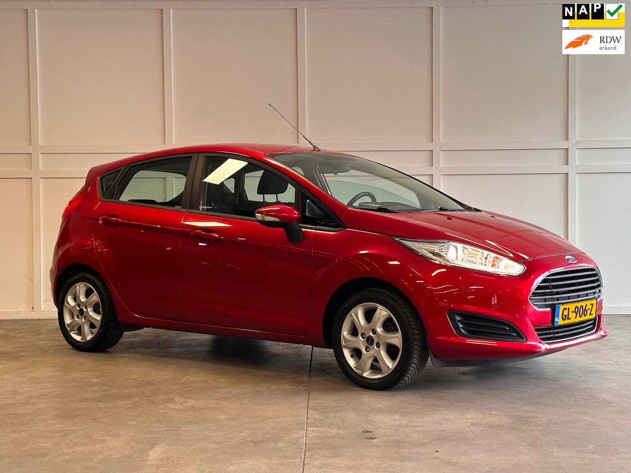 Ford Fiesta - 2015 / 122.001 KM NaP / Cruise / Airco - AutoWereld.nl