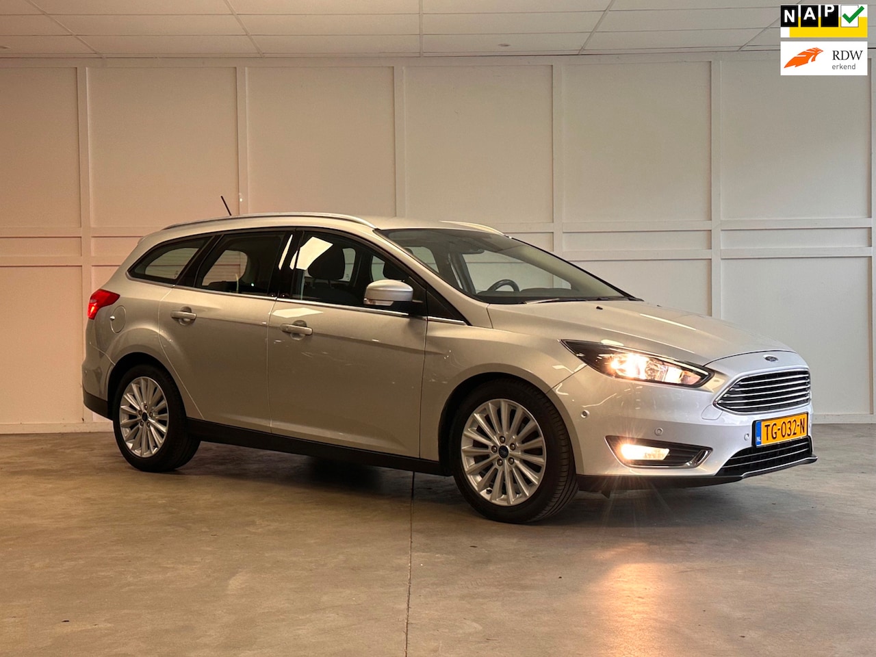 Ford Focus Wagon - Titanium / 2018 / 100.155 KM / Camera / Cruise / Navi - AutoWereld.nl