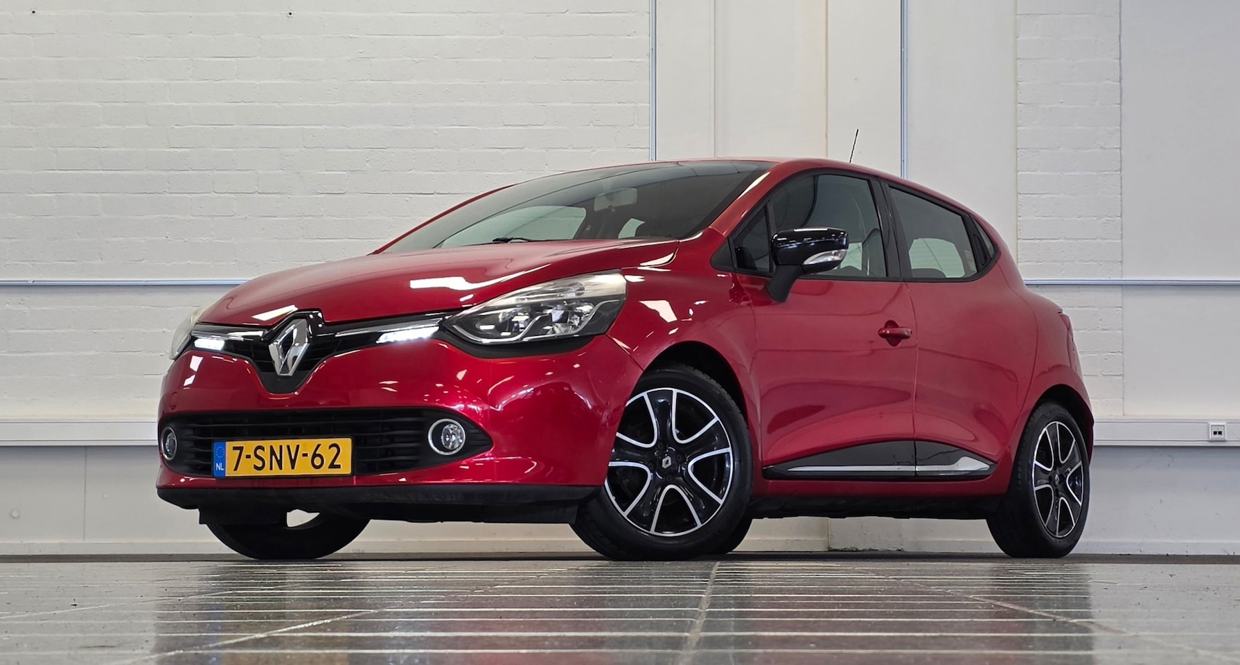 Renault Clio - 0.9 TCe Expression 1e Eigenaar Navigatie Trekhaak - AutoWereld.nl