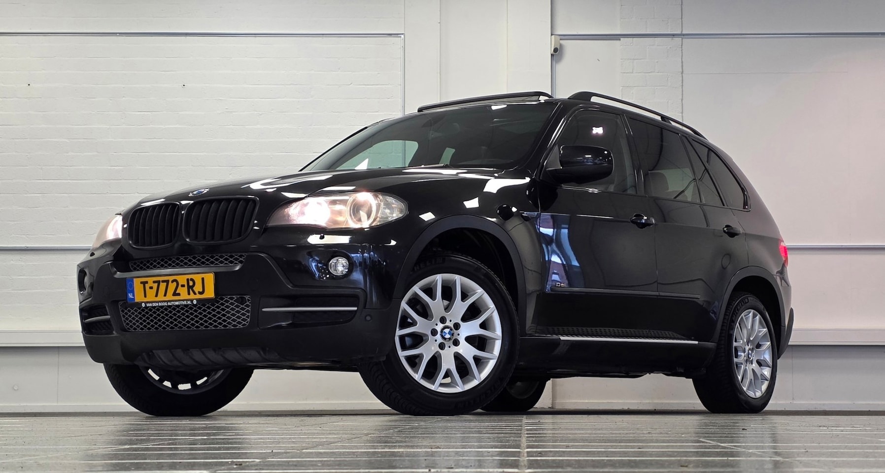 BMW X5 - 3.0i V6 High Executive 7p Leer Pano Xenon - AutoWereld.nl