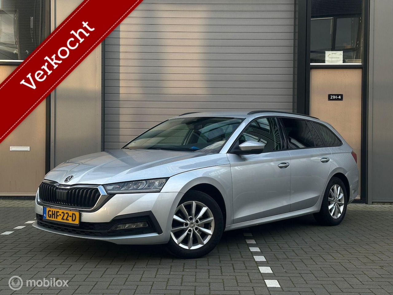 Skoda Octavia - 2.0 / Lane / ACC / StoelV / StuurV / LED / Key - AutoWereld.nl