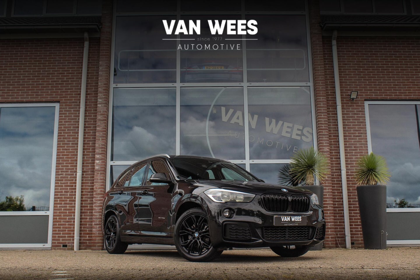 BMW X1 - sDrive18d Centennial High Executive M Sport | 2e eigenaar | Keyless entry | M Sportstuur | - AutoWereld.nl
