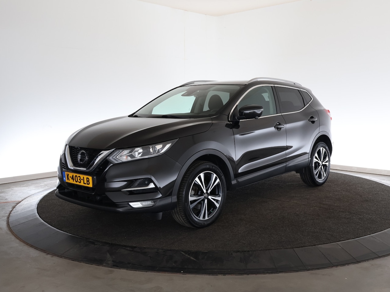 Nissan Qashqai - 1.3 DIG-T N-Connecta | Panoramadak | Clima | Camera | - AutoWereld.nl