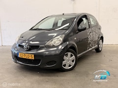Toyota Aygo - 1.0-12V Comfort Navigator ( zeer zuinig )