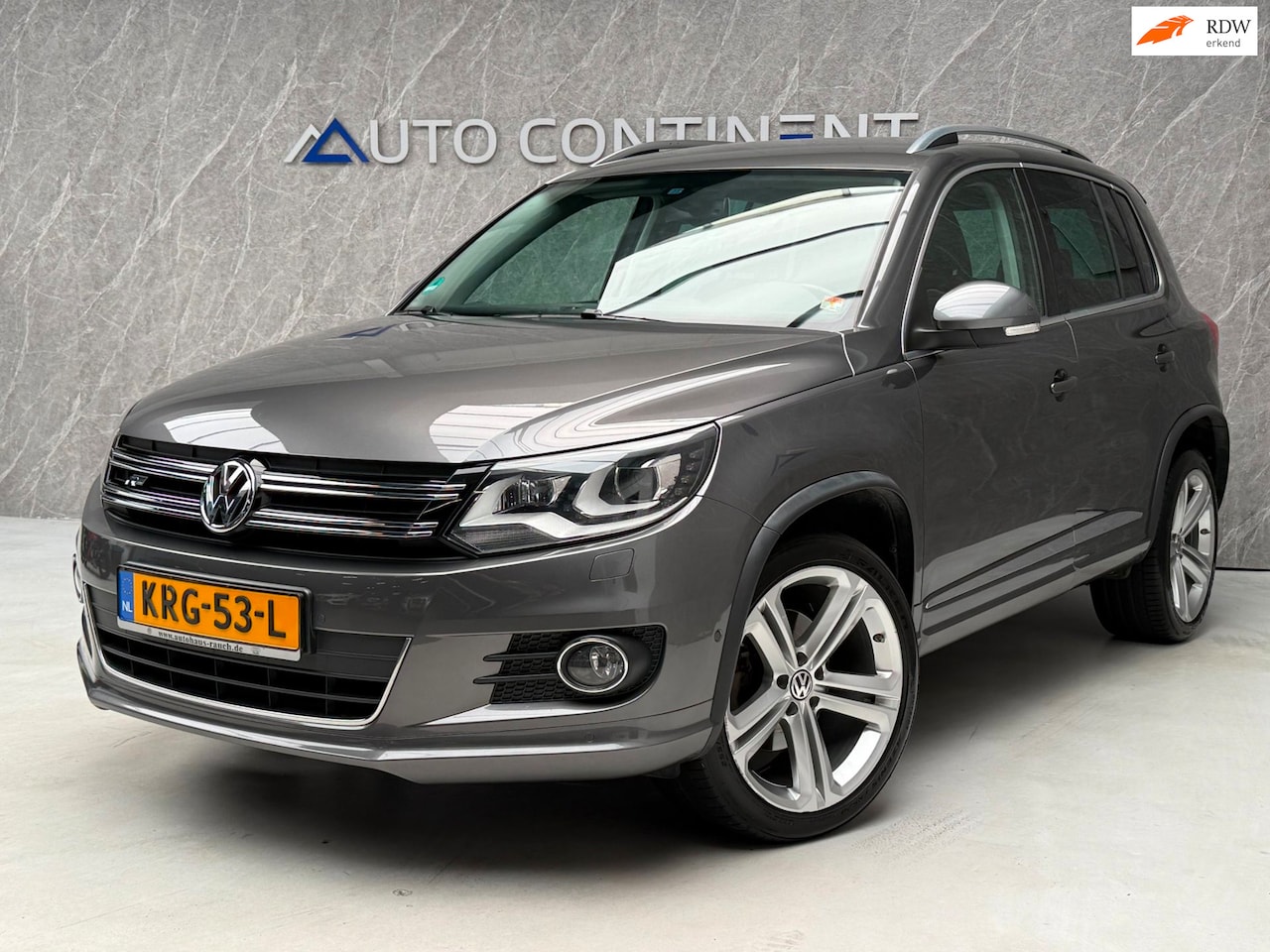 Volkswagen Tiguan - 2.0 TSI 4Motion R-Line / Onderhouden / APK - AutoWereld.nl