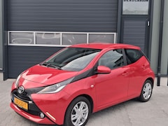 Toyota Aygo - 1.0 VVT-i x-play Touch *achteruitrijcamera *airco *nieuwe apk tot 30-06-2027