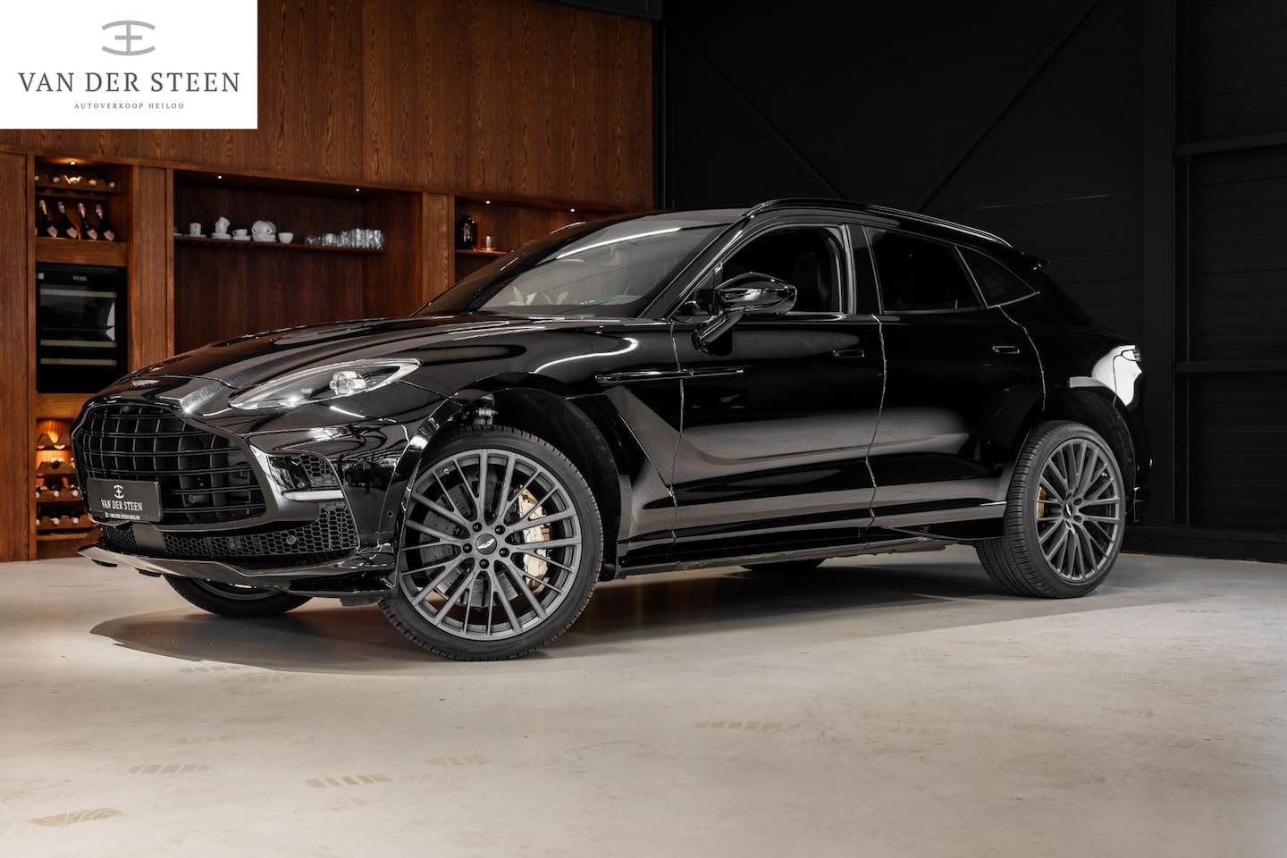 Aston Martin DBX - 4.0 V8 707 Nederlandse Auto | Keramisch | Dealer Onderhouden | 2 Jaar Dealer garantie moge - AutoWereld.nl
