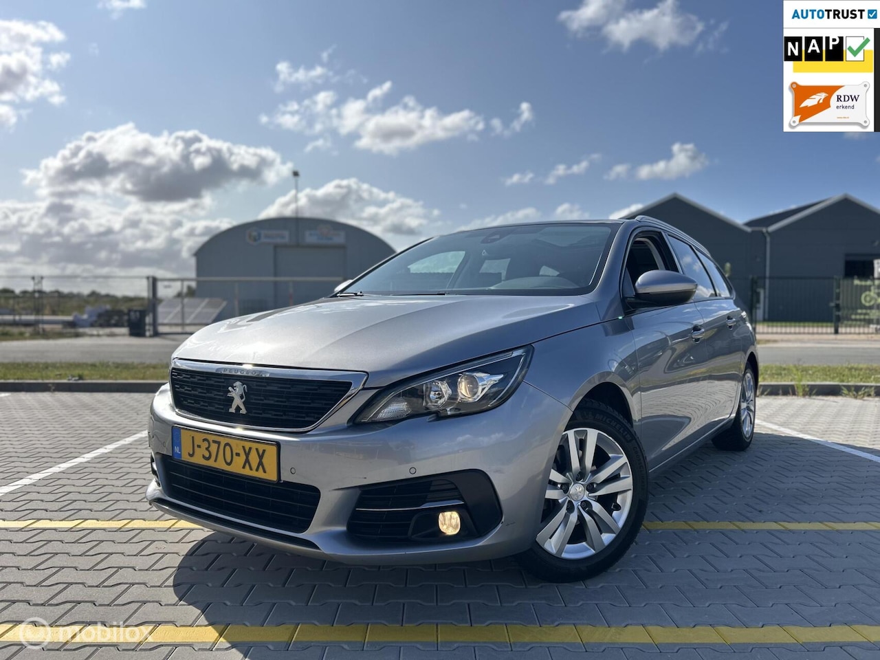 Peugeot 308 SW - 1.2 PureTech Allure Pack|CARPLAY|PANO|NAP - AutoWereld.nl