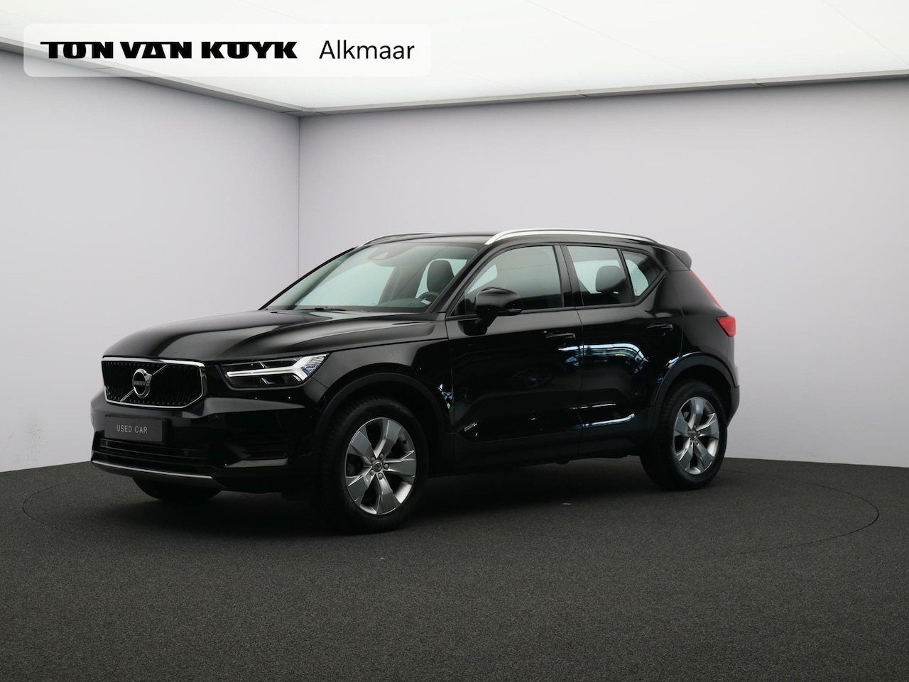 Volvo XC40 - 2.0 T4 Momentum / Adaptive Cruise / BLIS / Parkeercamera / Parkeersensoren V+A / All-Seaso - AutoWereld.nl