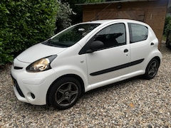 Toyota Aygo - RIJKAAR/APK/HISTORY/BEURT/NAP/AIRCO/5drs//DIREKT MEE