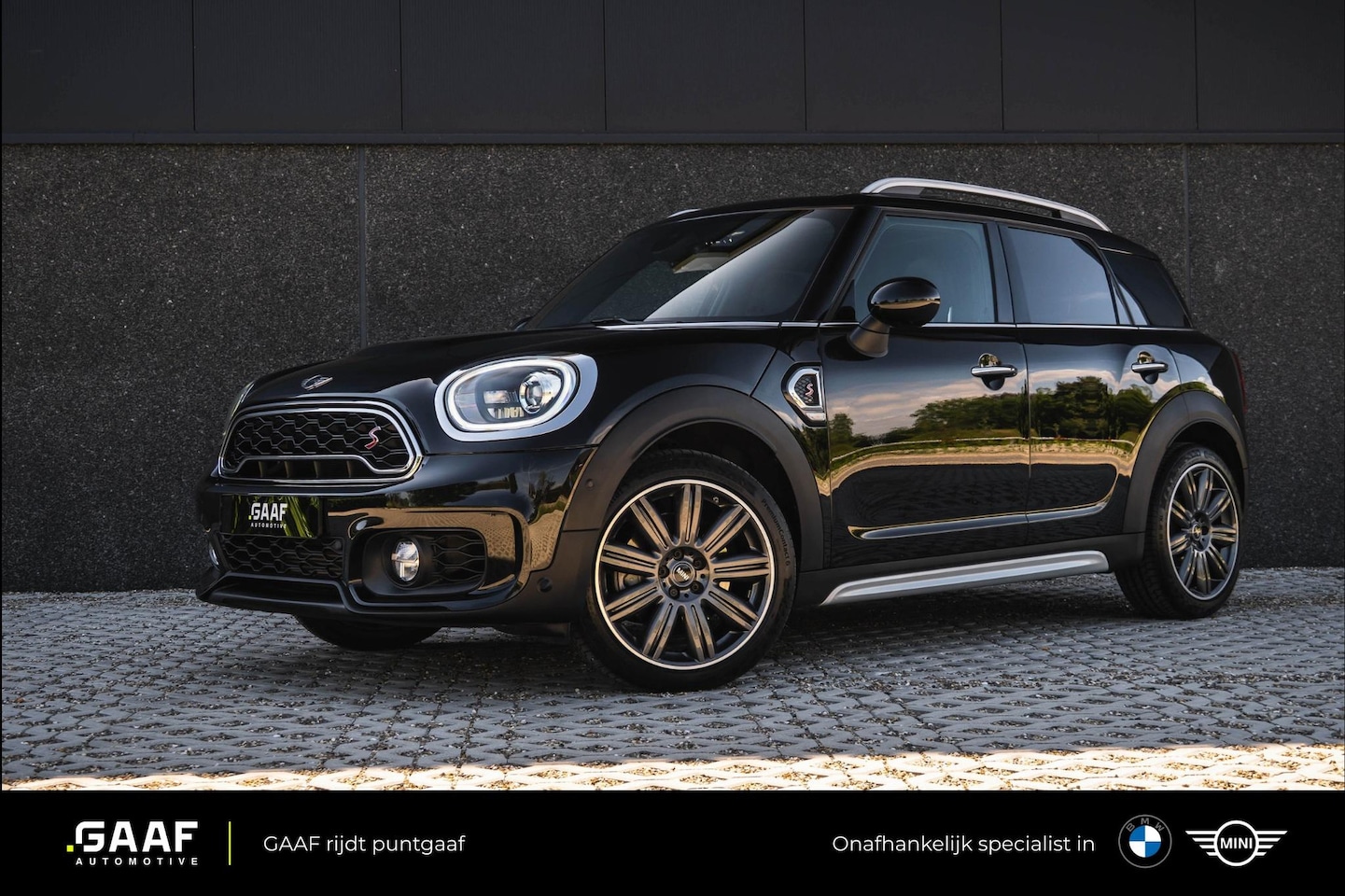 MINI Countryman - Cooper S JCW Chili | Panoramadak | Navi Prof | 19 inch - AutoWereld.nl