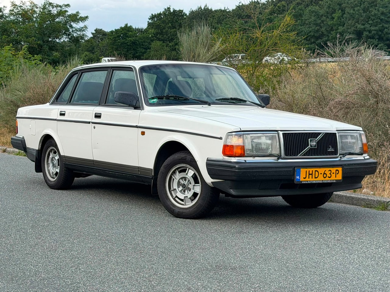Volvo 240 - 2.3 DL GEEN ROEST / 1E EIG / VOLLEDIGE ONERHOUDSHISTORIE - AutoWereld.nl