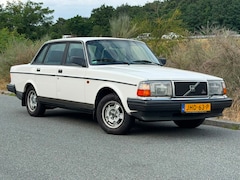 Volvo 240 - 2.3 DL GEEN ROEST / 1E EIG / VOLLEDIGE ONERHOUDSHISTORIE