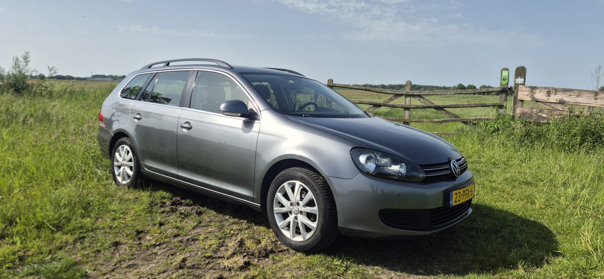 Volkswagen Golf Variant - 1.2 TSI Comfortline BlueMotion Trekhaak, navigatie, carplay - AutoWereld.nl