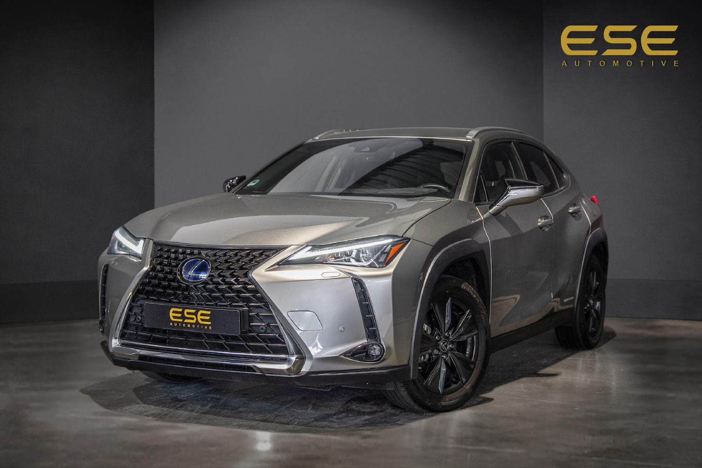 Lexus UX - 250h Luxury Line | Carplay | Camera | Adaptive Cruise | Led | Navigatie - AutoWereld.nl
