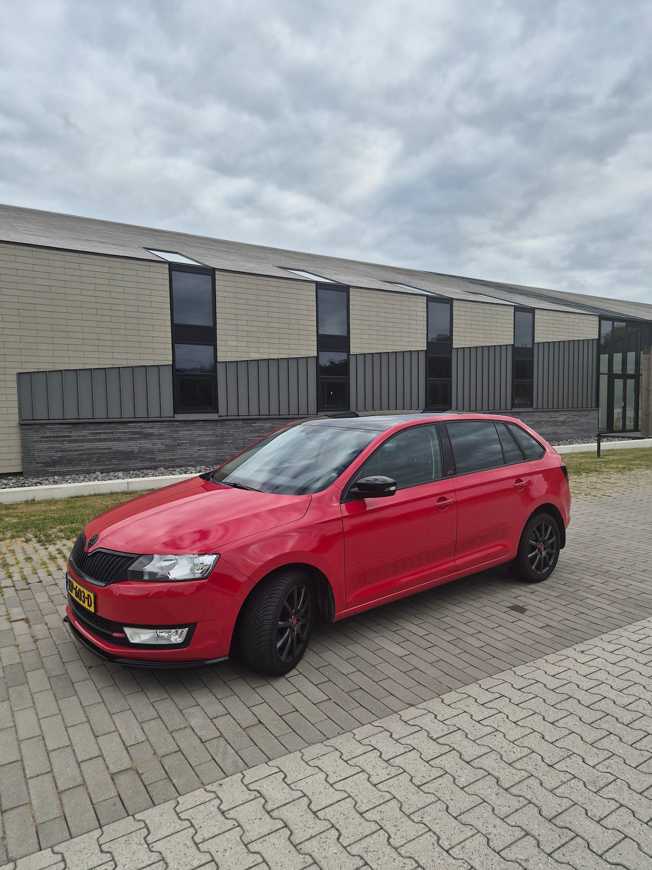 Skoda Rapid Spaceback - 1.2 TSI Greentech JOY Monte Carlo uitvoeren | Automaat | Pano | CarPlay/Android | Camera | Climate | Stoelverwar - AutoWereld.nl
