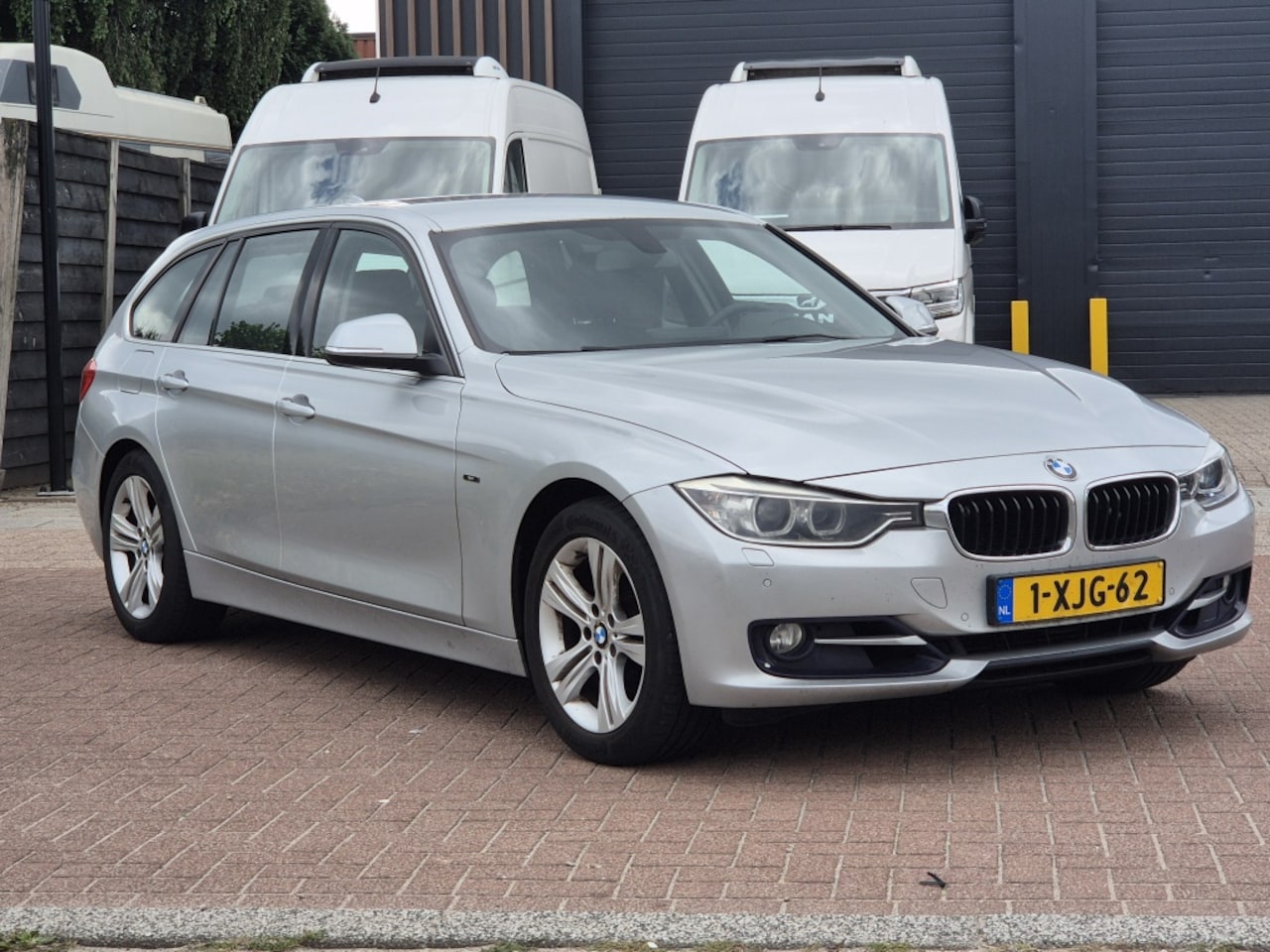 BMW 3-serie Touring - 320i High Executive 320i High Executive - AutoWereld.nl