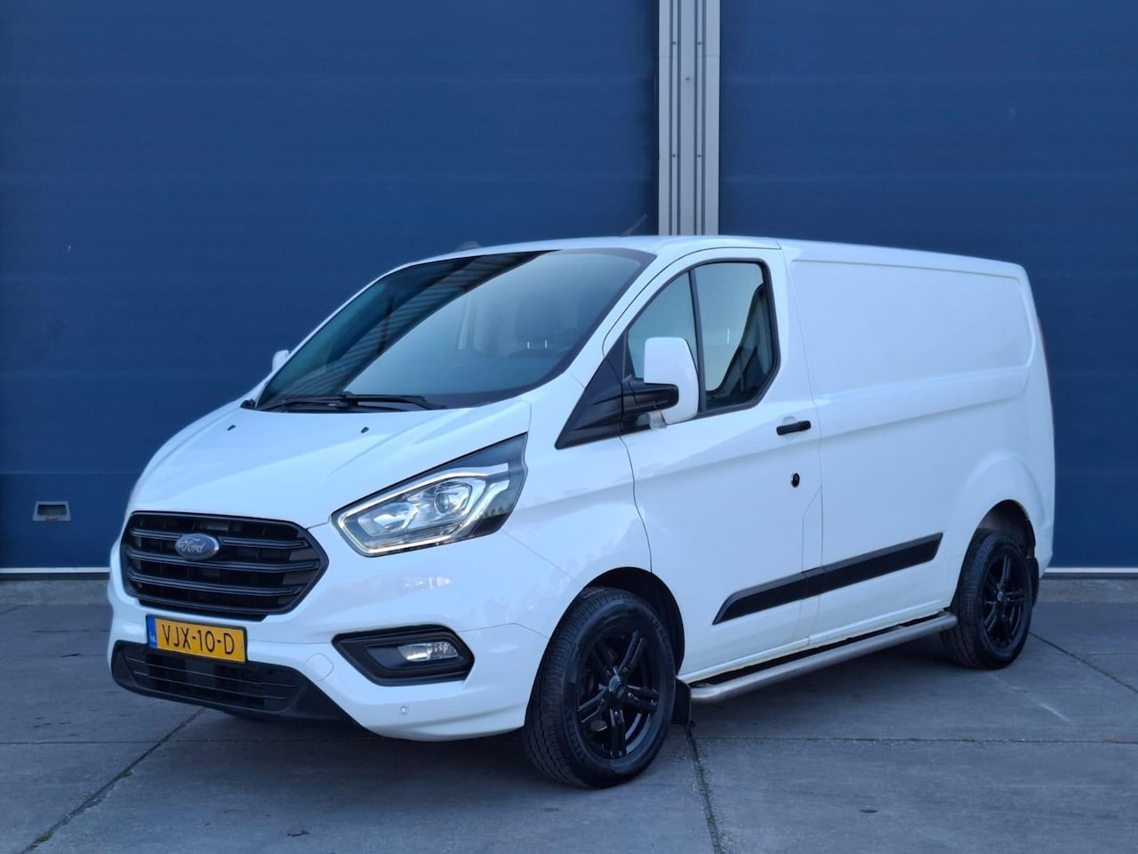 Ford Transit Custom - 280 2.0 TDCI L1H1 Trend AIRCO / CRUISE CONTROLE / 3 ZITS / EURO 6 - AutoWereld.nl