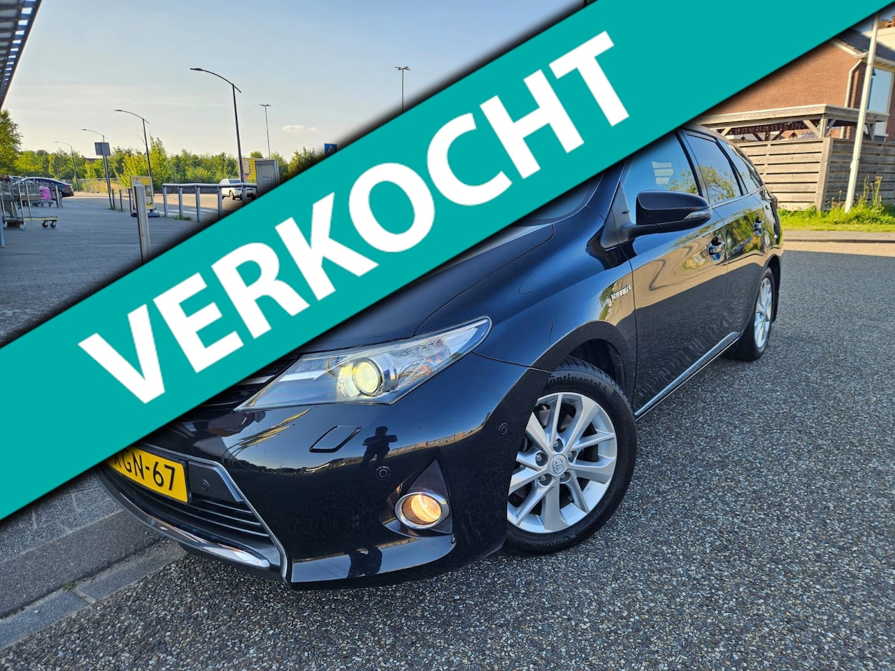Toyota Auris Touring Sports - Wij hebben nog goede Hybride Toyota`s>> drOranjeSnor - AutoWereld.nl