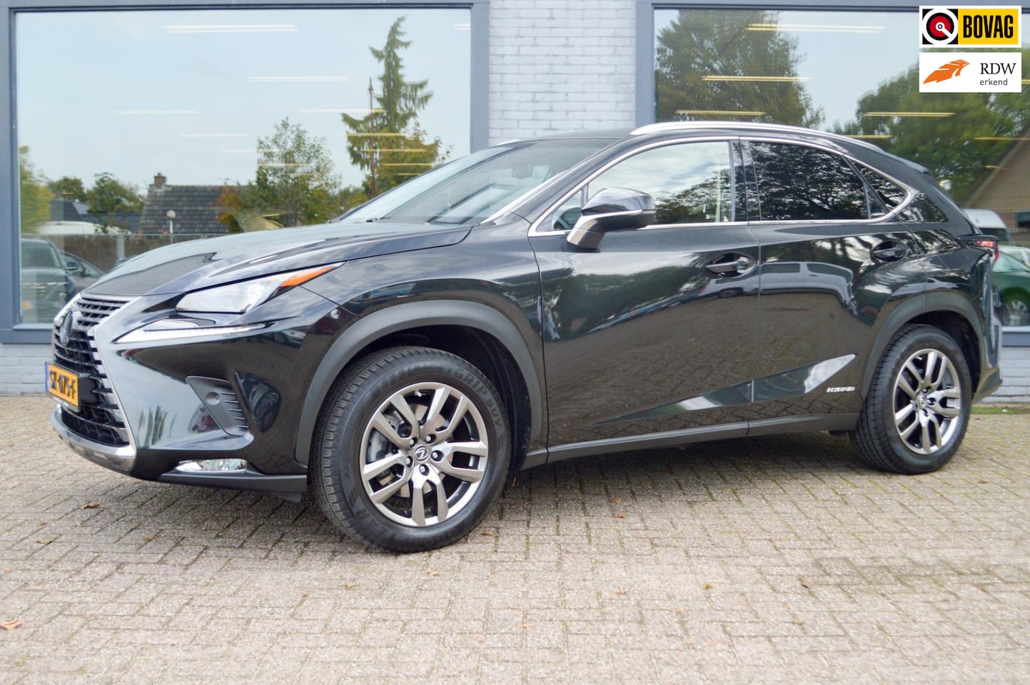 Lexus NX - 300h AWD Luxury Line Hybrid|Automaat|Trekhaak|Leder|El. bedienbare voorstoel - AutoWereld.nl
