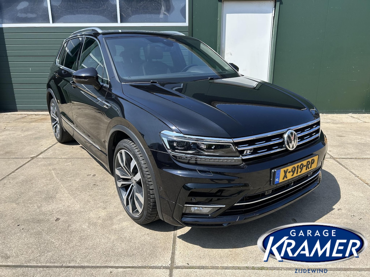 Volkswagen Tiguan - 2.0 TSI 4Motion Highline Business R 2.0 TSI 4Motion Highline Business R - AutoWereld.nl