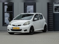 Toyota Aygo - 1.0-12V Xcite White | Leder/stof Bekleding | Airco | LM Velgen |