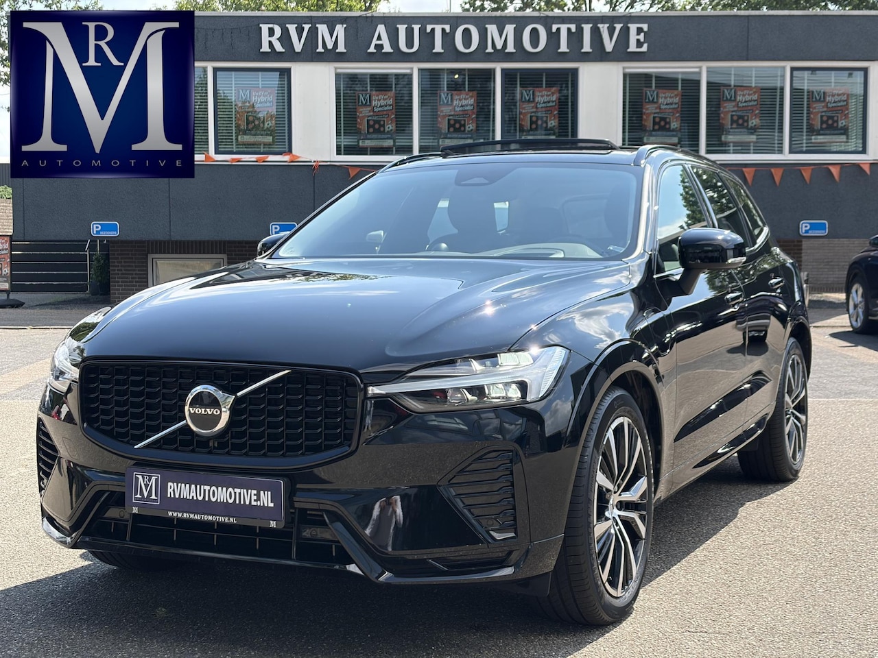 Volvo XC60 - 2.0 T8 Plug-in hybrid AWD Ultra Dark T8 12 MND. BOVAG GARANTIE | HEAD UP | PANORAMA DAK | - AutoWereld.nl
