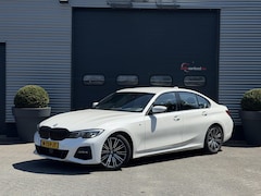 BMW 3-serie - 330i High Executive M-Sport | Navigatie | Climate Control | Stoelverwarming | Parkeersenso