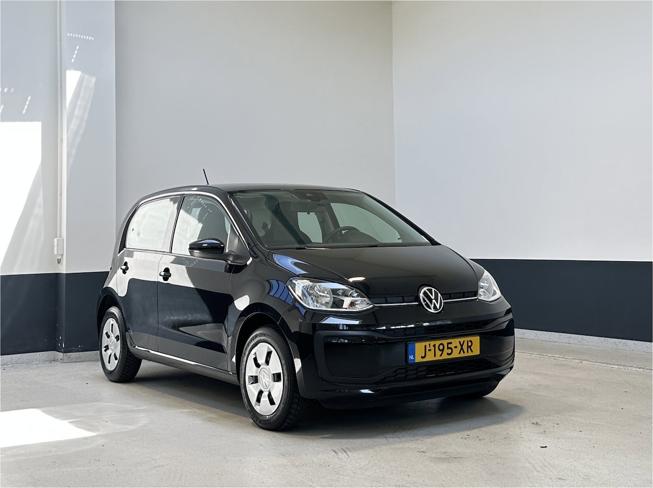 Volkswagen Up! - 1.0 BMT move up! |Camera | Airco | Bluetooth | NL | - AutoWereld.nl