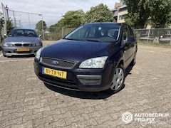 Ford Focus Wagon - 1.6-16V Champion