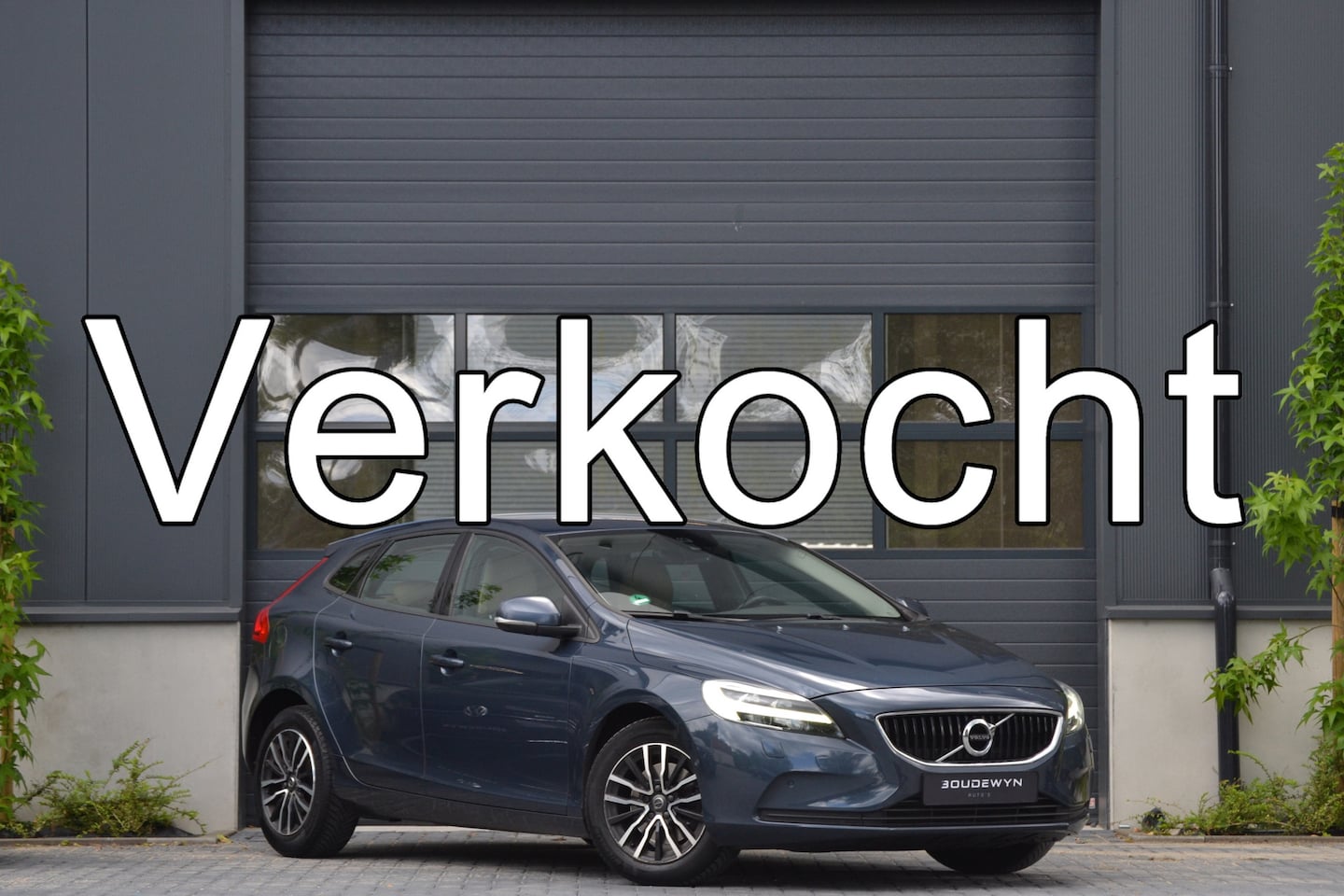 Volvo V40 - 2.0 T2 Momentum Cruise Control | Stoelverwarming | parkeersensoren - AutoWereld.nl