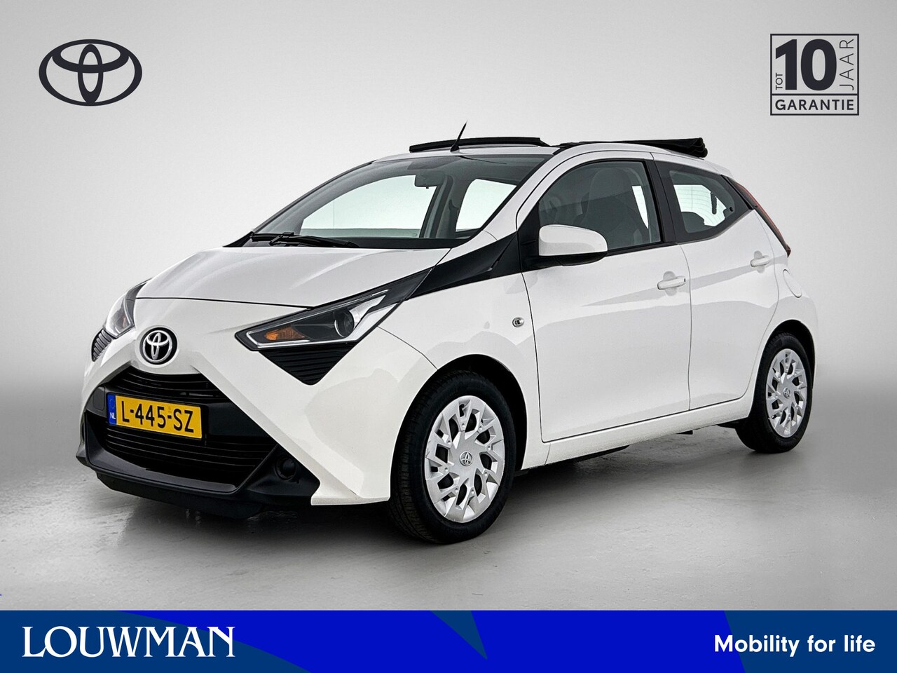Toyota Aygo - 1.0 VVT-i x-play cabrio | 1e Eigenaar | NIEUW GELEVERD & ONDERHOUDEN | Apple Carplay / And - AutoWereld.nl