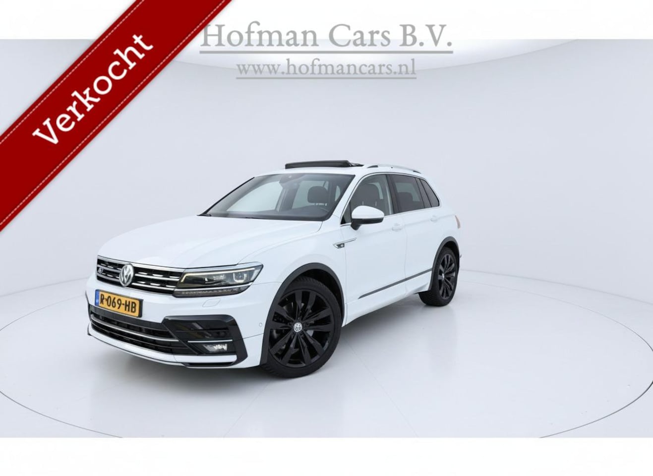 Volkswagen Tiguan - 2.0 TSI 4Motion Highline Business R | Panoramadak | Elektrische Trekhaak | 2.200 KG Trekge - AutoWereld.nl