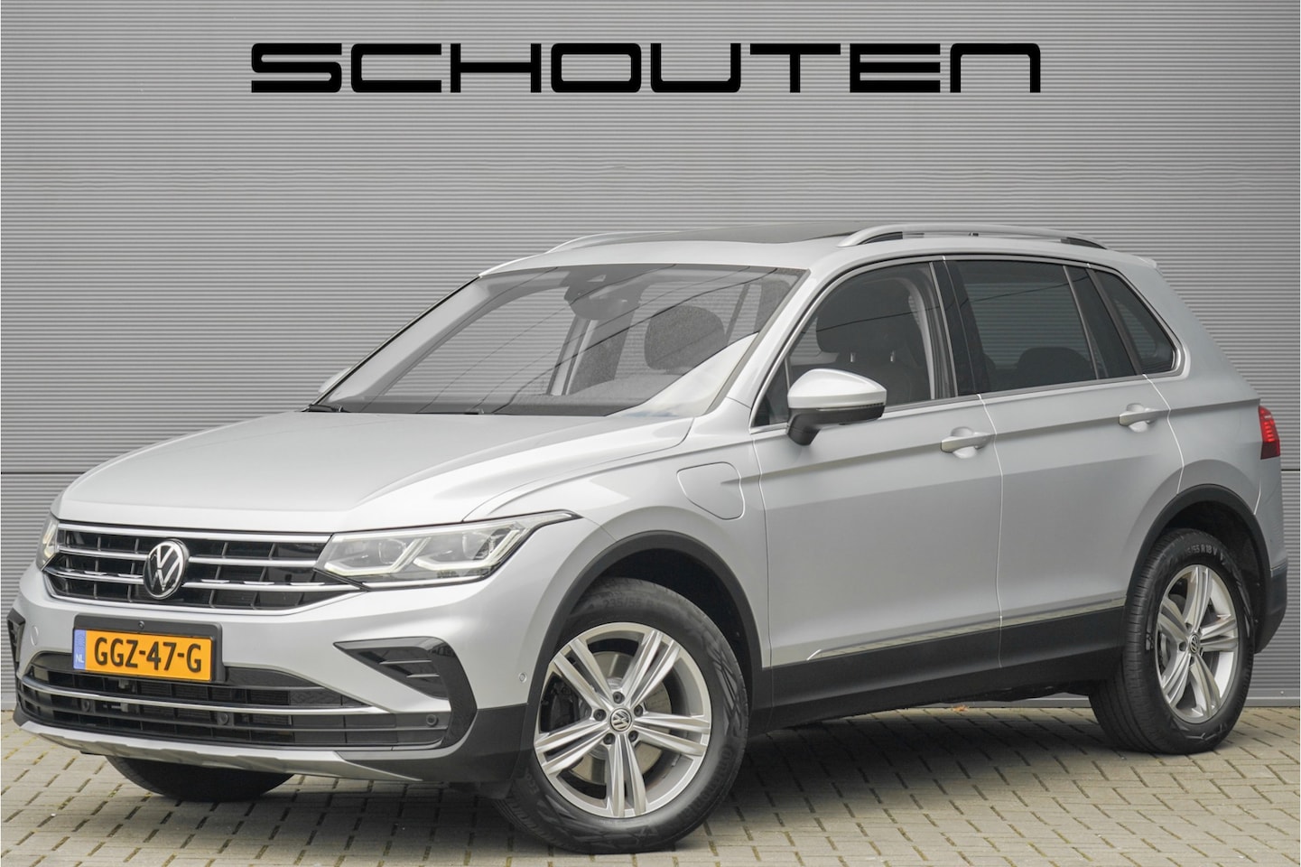Volkswagen Tiguan - 1.4 TSI eHybrid Elegance Pano ACC 360° IQ Light Stuurwielverw - AutoWereld.nl