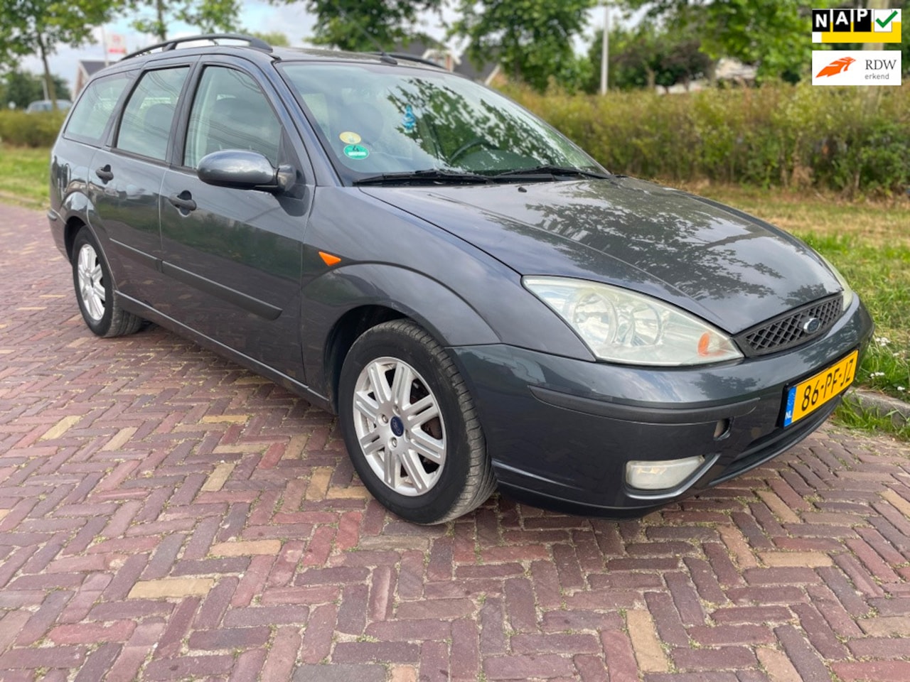 Ford Focus Wagon - 1.6-16V Futura-Airco-Leer - AutoWereld.nl