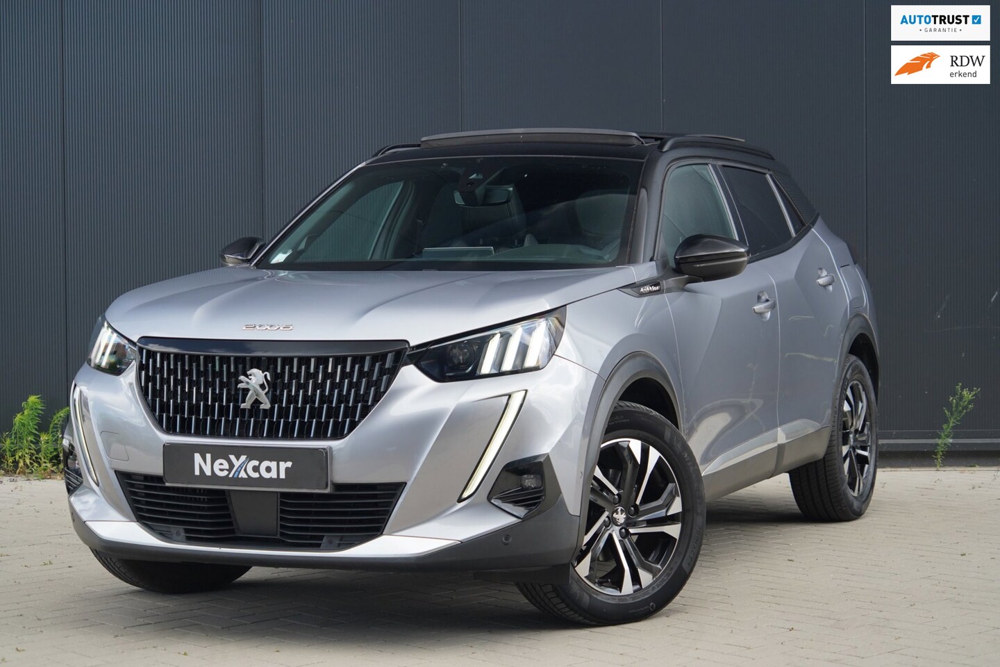 Peugeot 2008 - 1.2 PureTech GT-line lPANOlCarplaylCameral 3D-CockpitlStoelverwarmingl - AutoWereld.nl