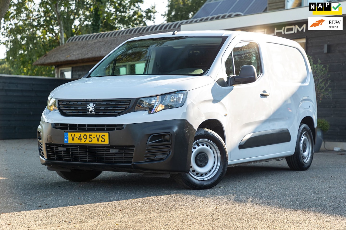 Peugeot Partner - 1.6 BlueHDI Pro Trekhaak I Airco I Bluetooth I Betimmering I NAP I BTW - AutoWereld.nl