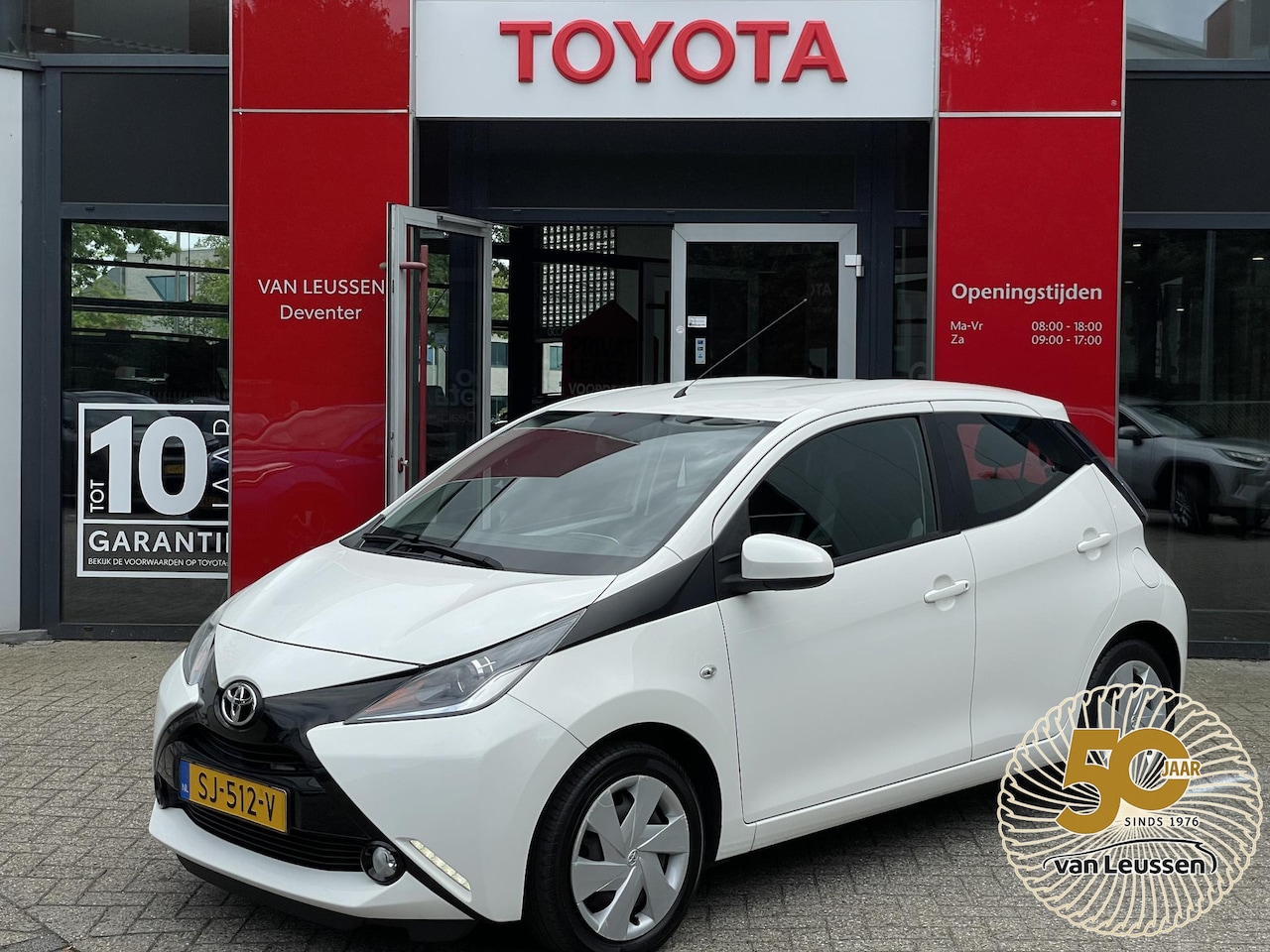 Toyota Aygo - 1.0 VVT-i x-nav AIRCO - AutoWereld.nl