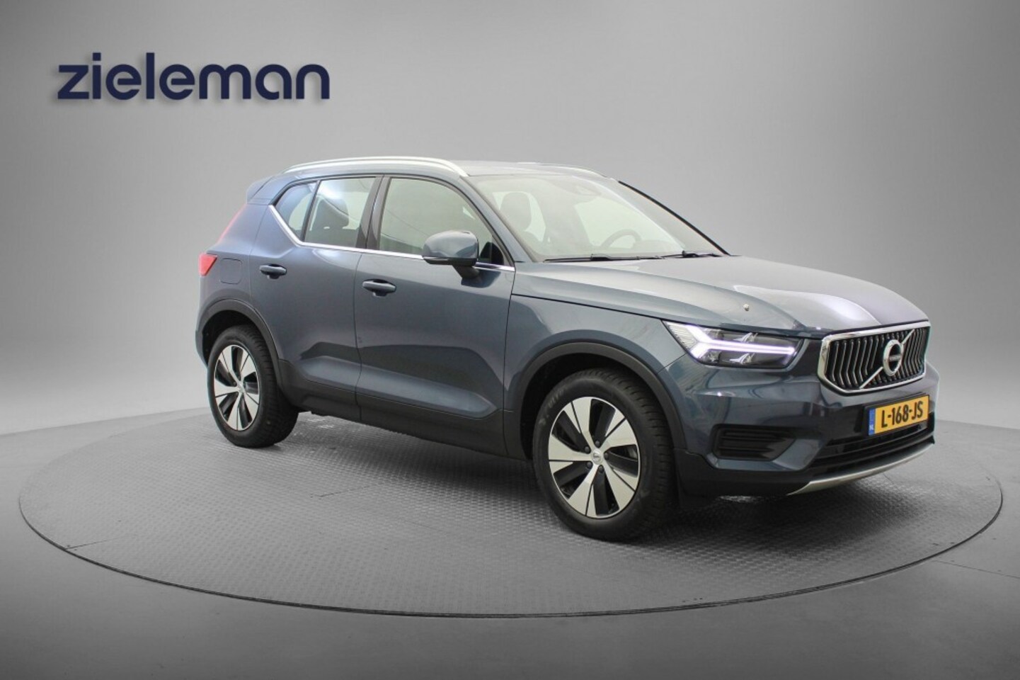 Volvo XC40 - 1.5 T4 Recharge Inscription - Carplay, Afn. Trekhaak, SOH 94% - AutoWereld.nl