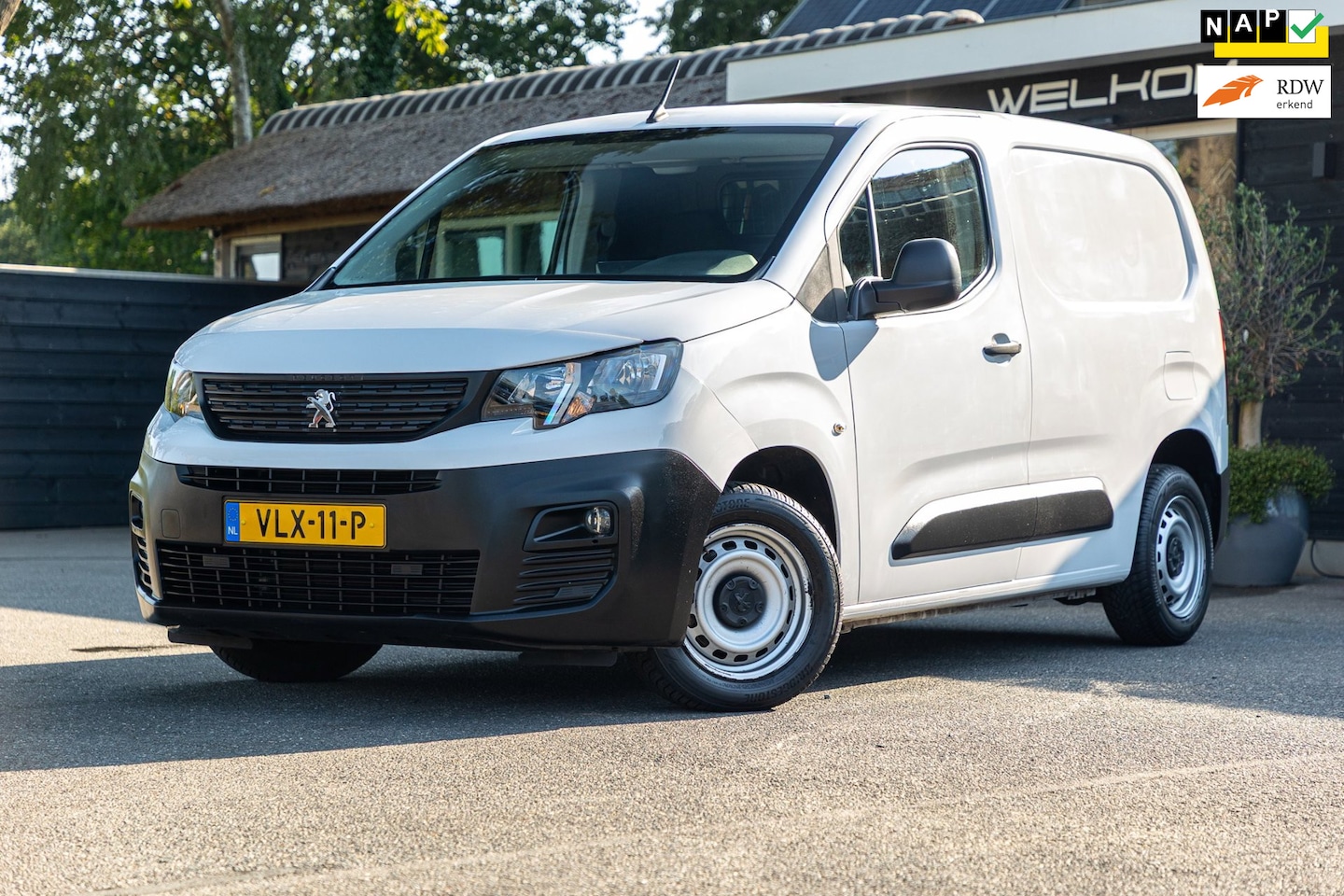 Peugeot Partner - 1.2 PureTech 110 PK Premium Airco I Cruise I CarPlay I Android I Parkeersensoren I NAP - AutoWereld.nl