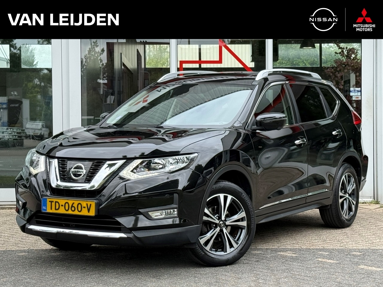 Nissan X-Trail - 1.6 DIG-T 163pk N-Connecta | 1.800kg | Trekhaak | Panoramadak | Navigatie | 360-Camera | K - AutoWereld.nl