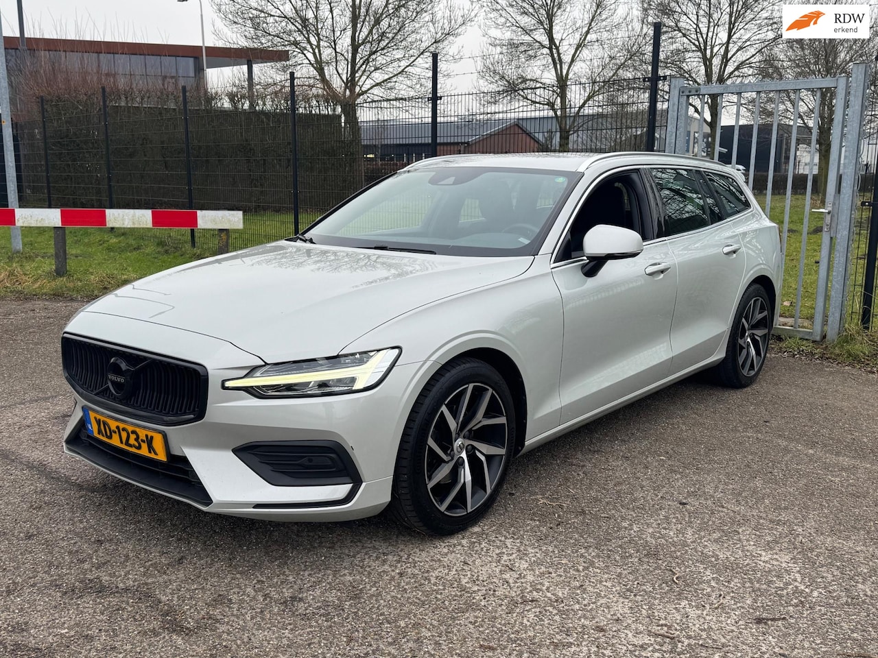 Volvo V60 - 2.0 D4 190PK Momentum Leder LED Camera Nw Model - AutoWereld.nl