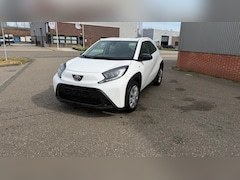 Toyota Aygo X - 1.0 VVT-i MT Play